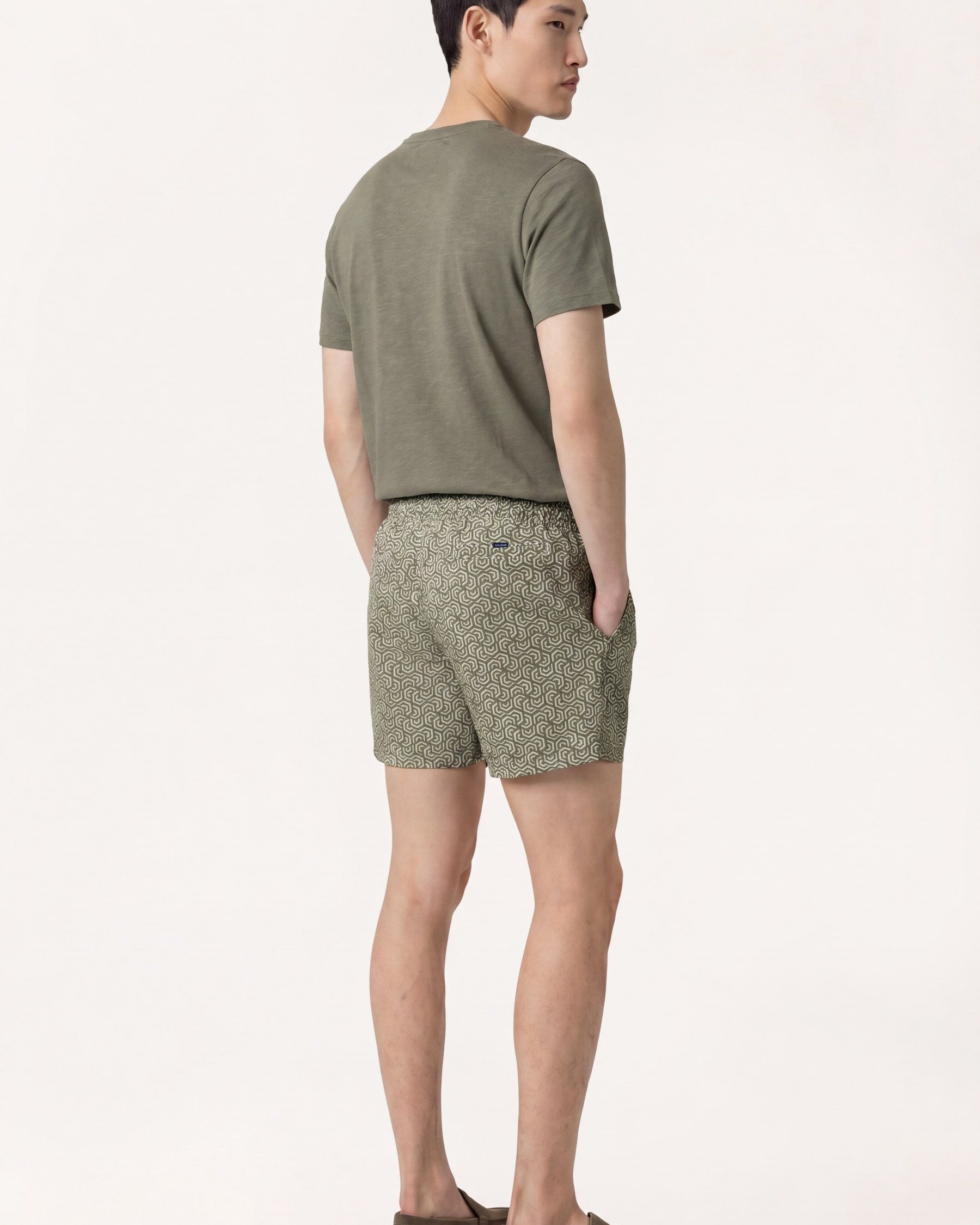 Khaki Claro (AI)
