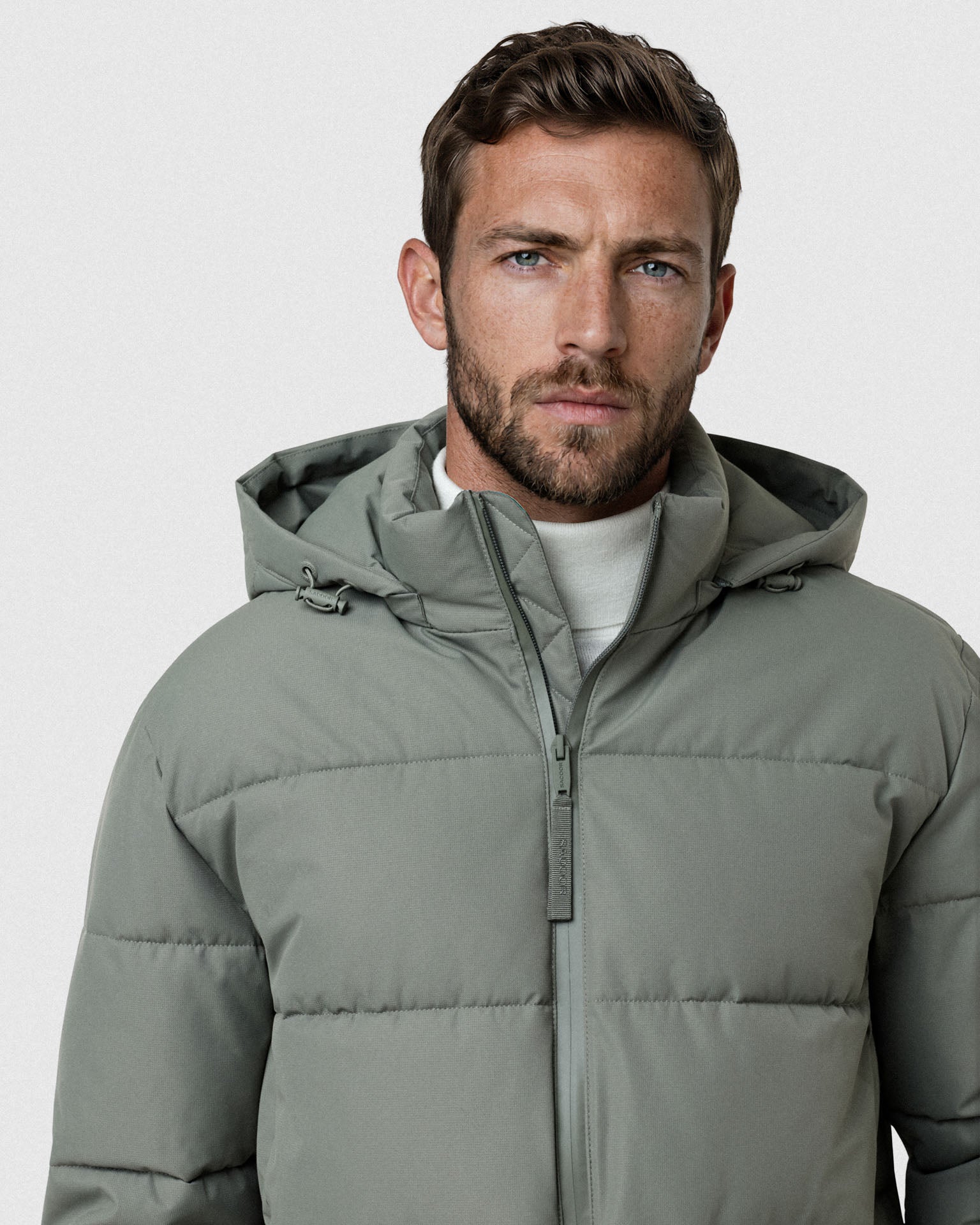 Khaki Claro (AI)