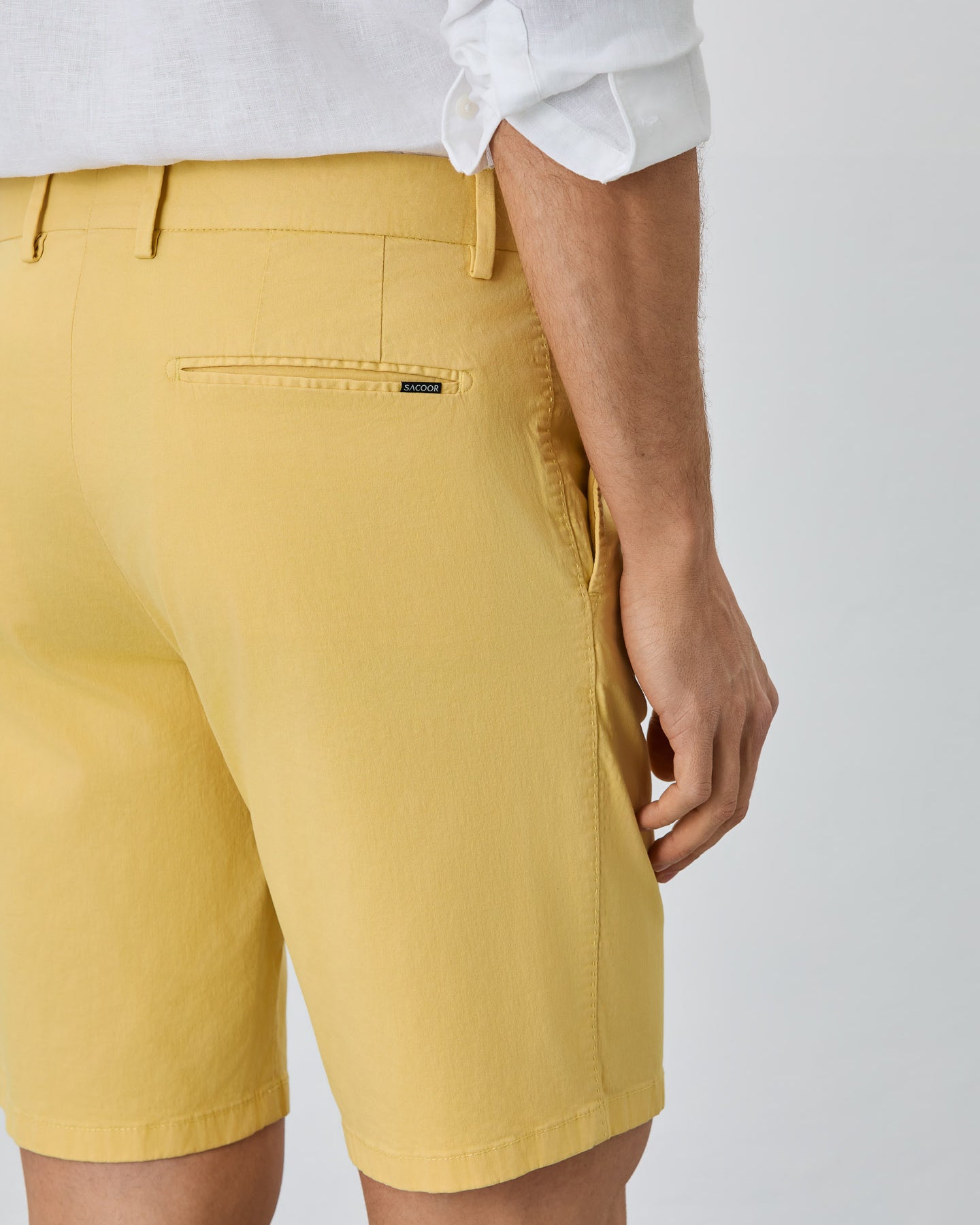 Amarelo