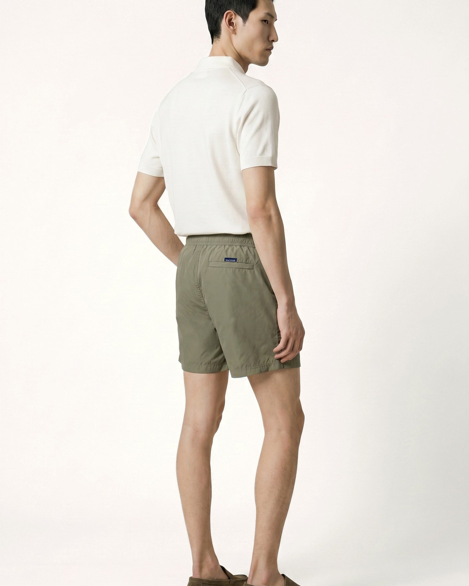 Khaki Claro (AI)