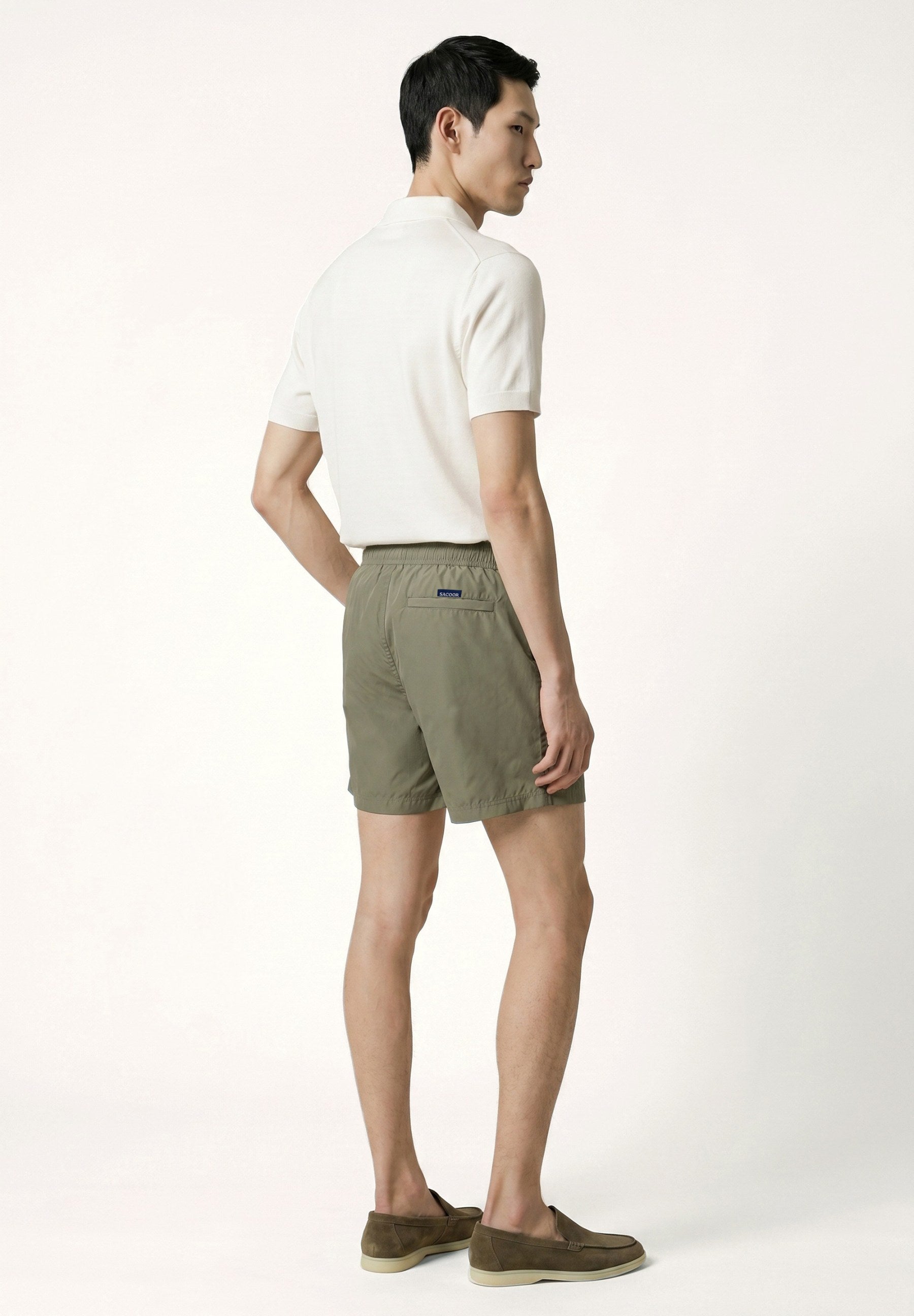 Khaki Claro (AI)