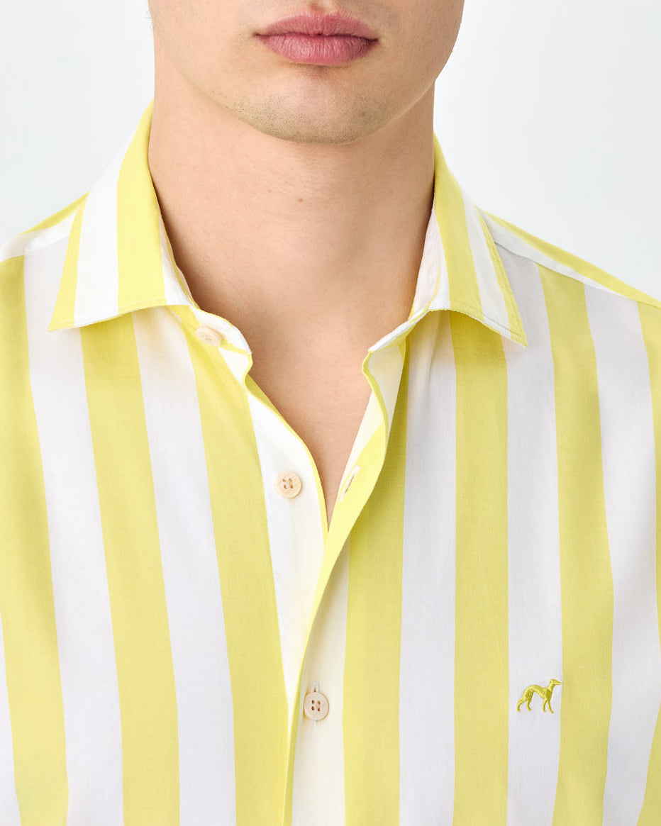 Amarelo