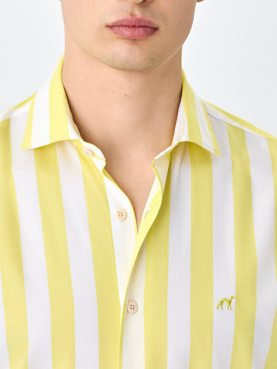 Amarelo