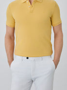 Amarelo