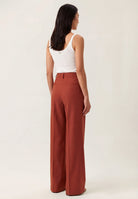 Vermelho Escuro (AI)