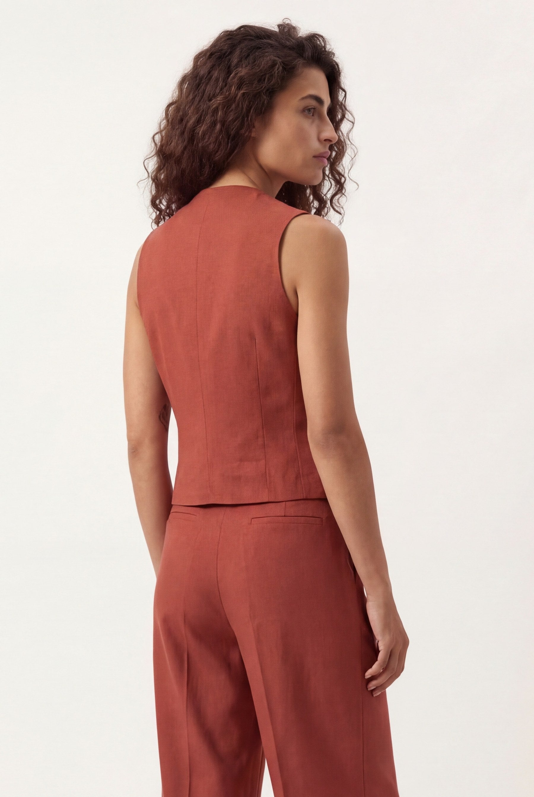 Vermelho Escuro (AI)