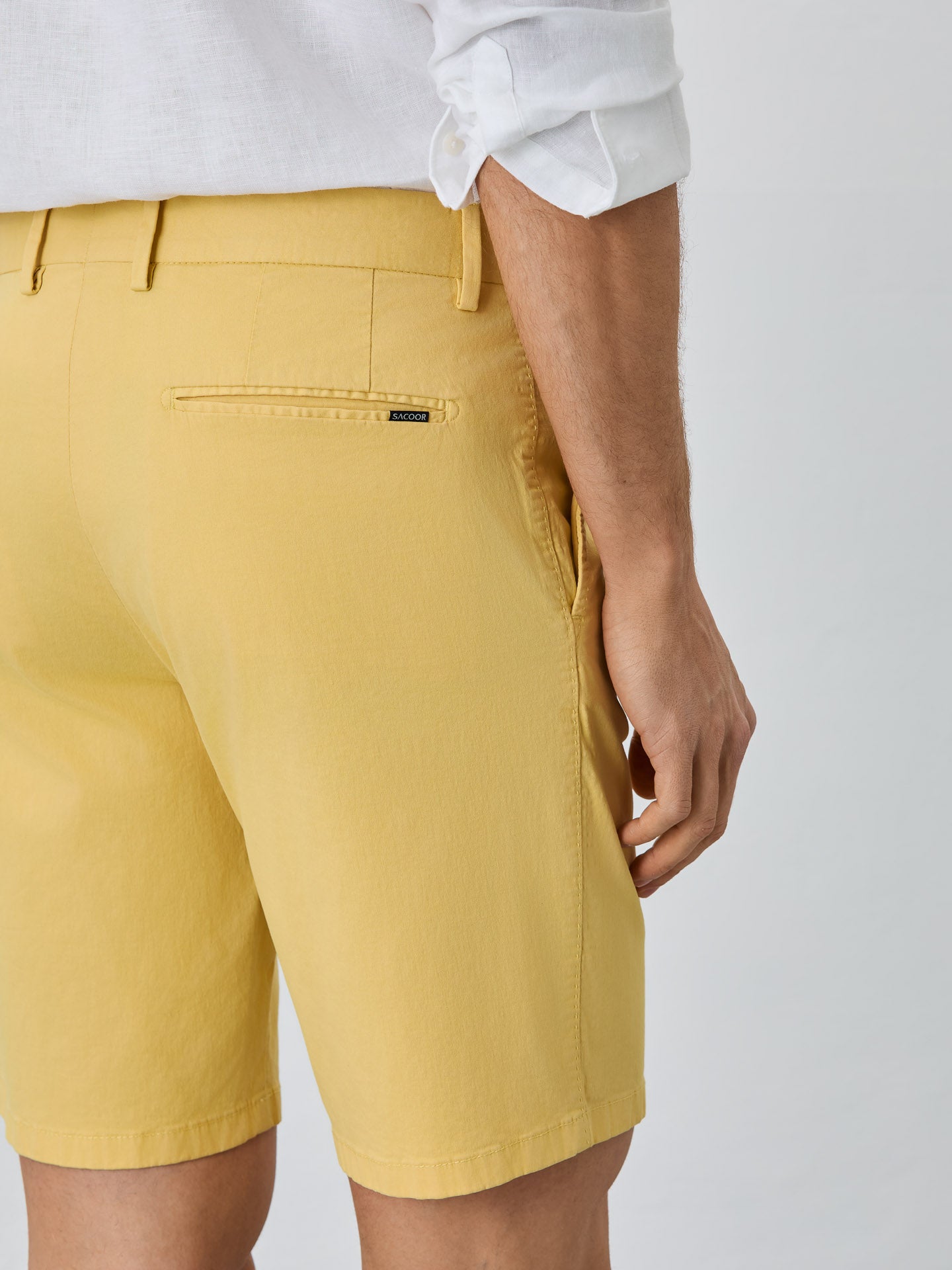 Amarelo