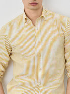 Amarelo