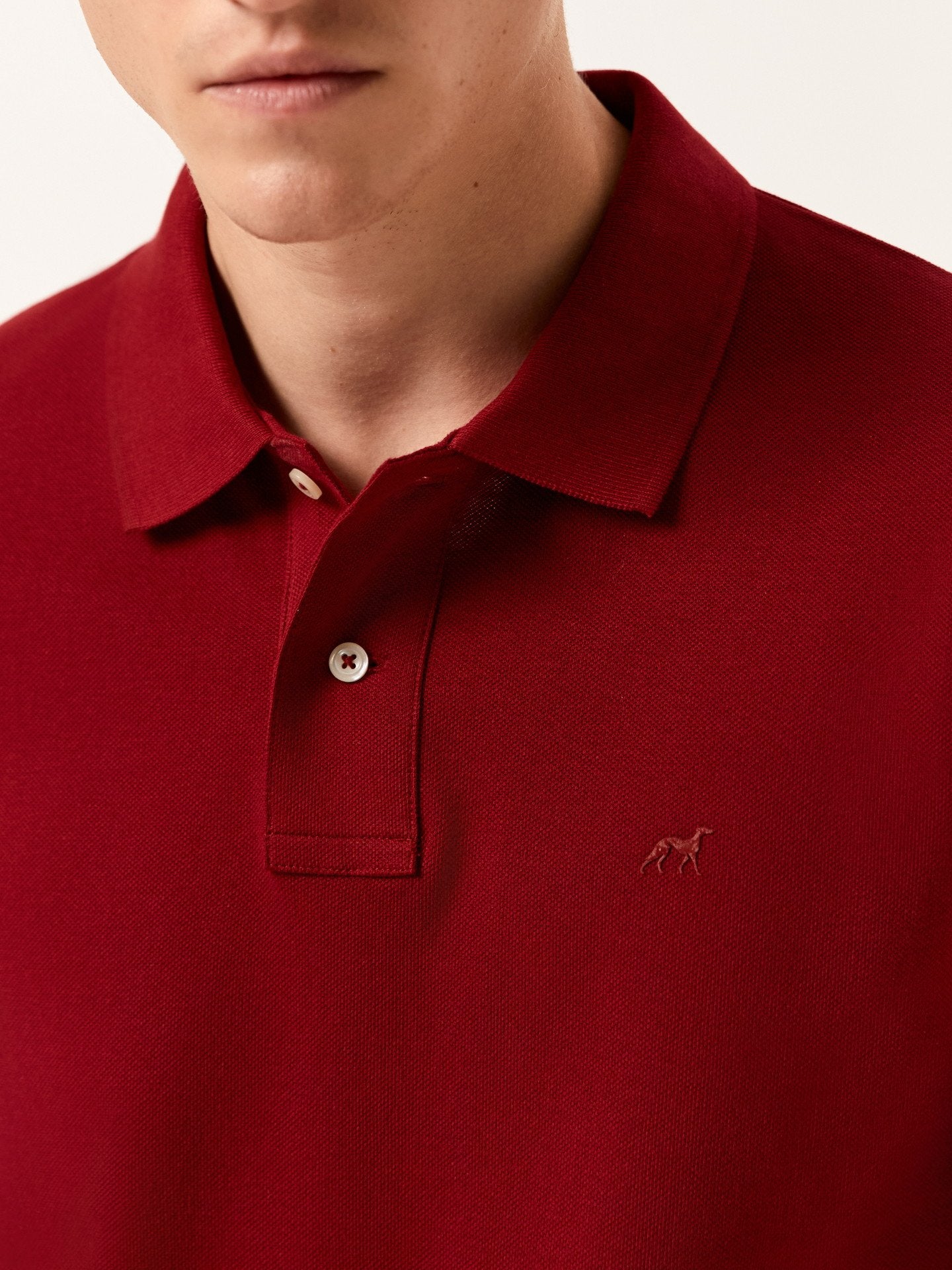Vermelho Escuro
